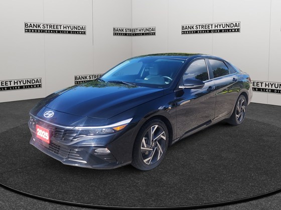 2025 Hyundai Elantra Luxury w/Two-Tone Interior