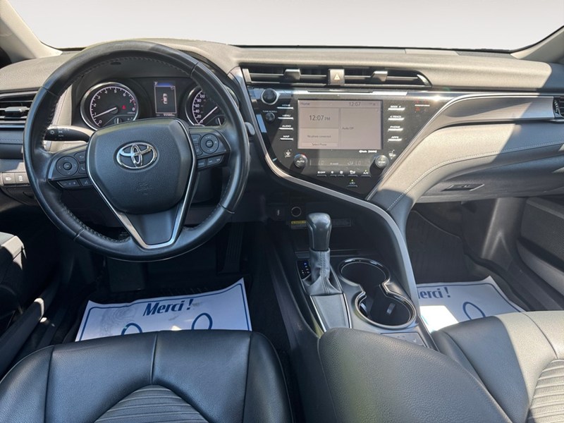 2020 Toyota Camry SE Auto