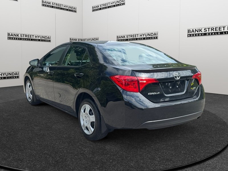 2017 Toyota Corolla 4dr Sdn CVT CE